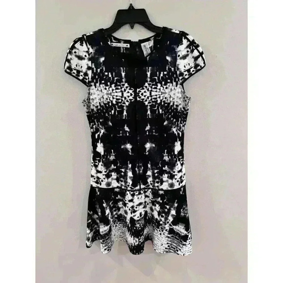 Yoana Baraschi Womens Dress Size 8 Black & White Abstract Print Scuba Material - Picture 1 of 9